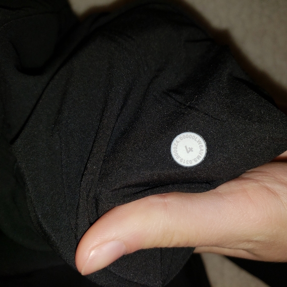 lulu🍋 7/8 on the fly pants! - Picture 4 of 4